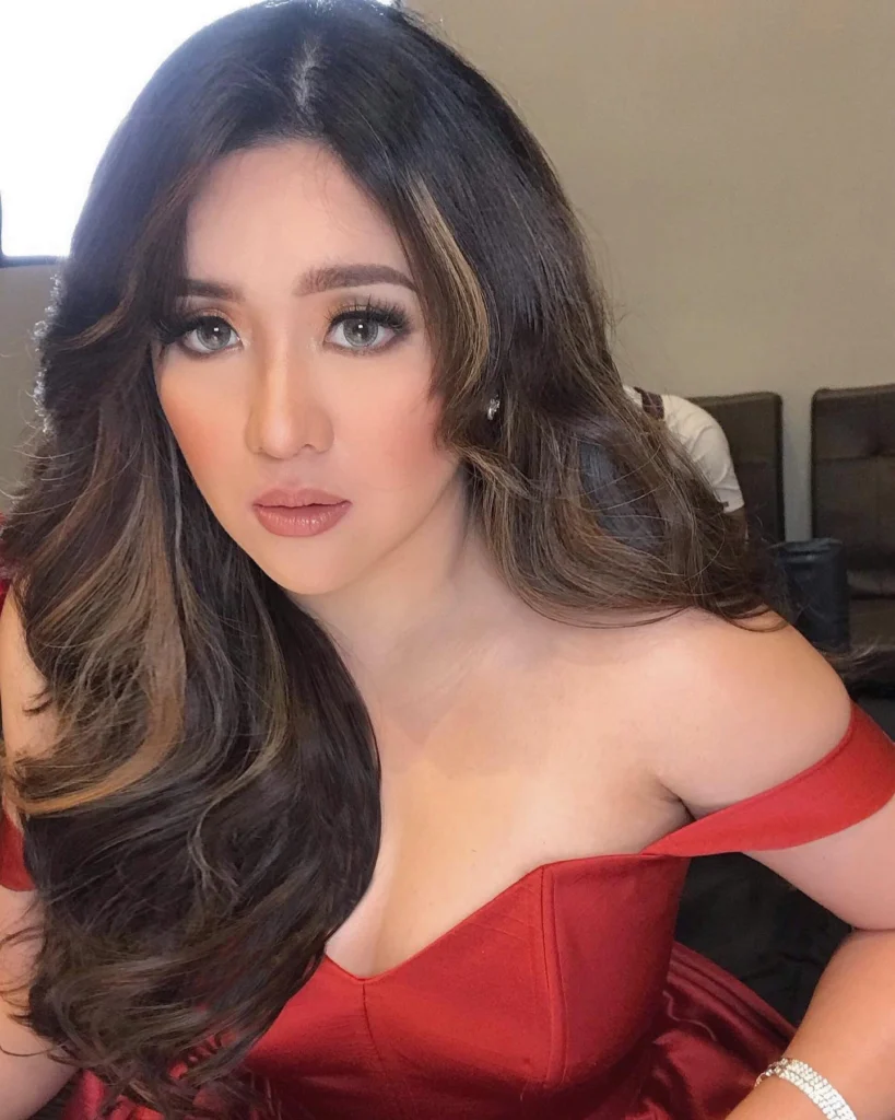 Angeline Quinto at ang Magandang Aktres sa Hot51