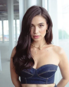 Read more about the article Anne Curtis Beautiful Stunning Filipino Actress o n Hot51