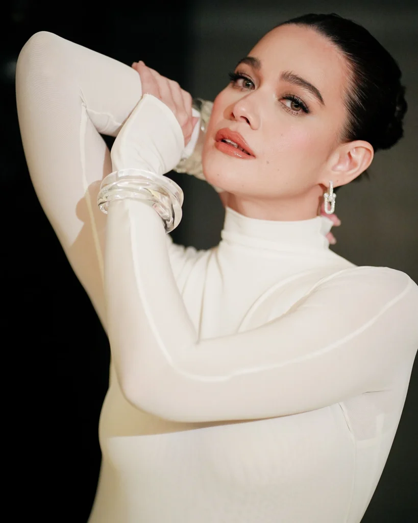  Bea Alonzo’s Stunning Beauty on Hot51 Live