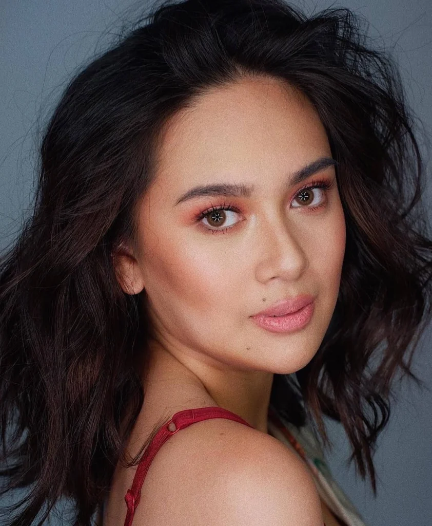  Beautiful Yen Santos Photos on HOT51 Platform 