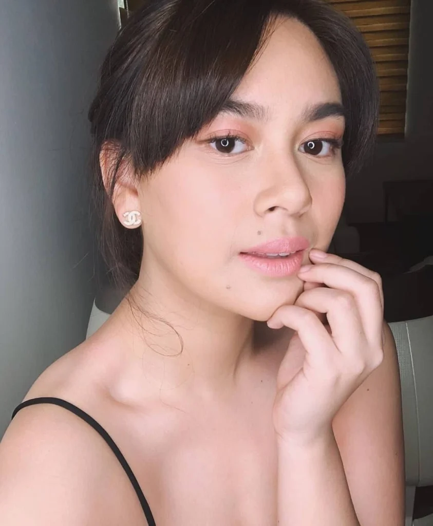  Beautiful Yen Santos Photos on HOT51 Platform 