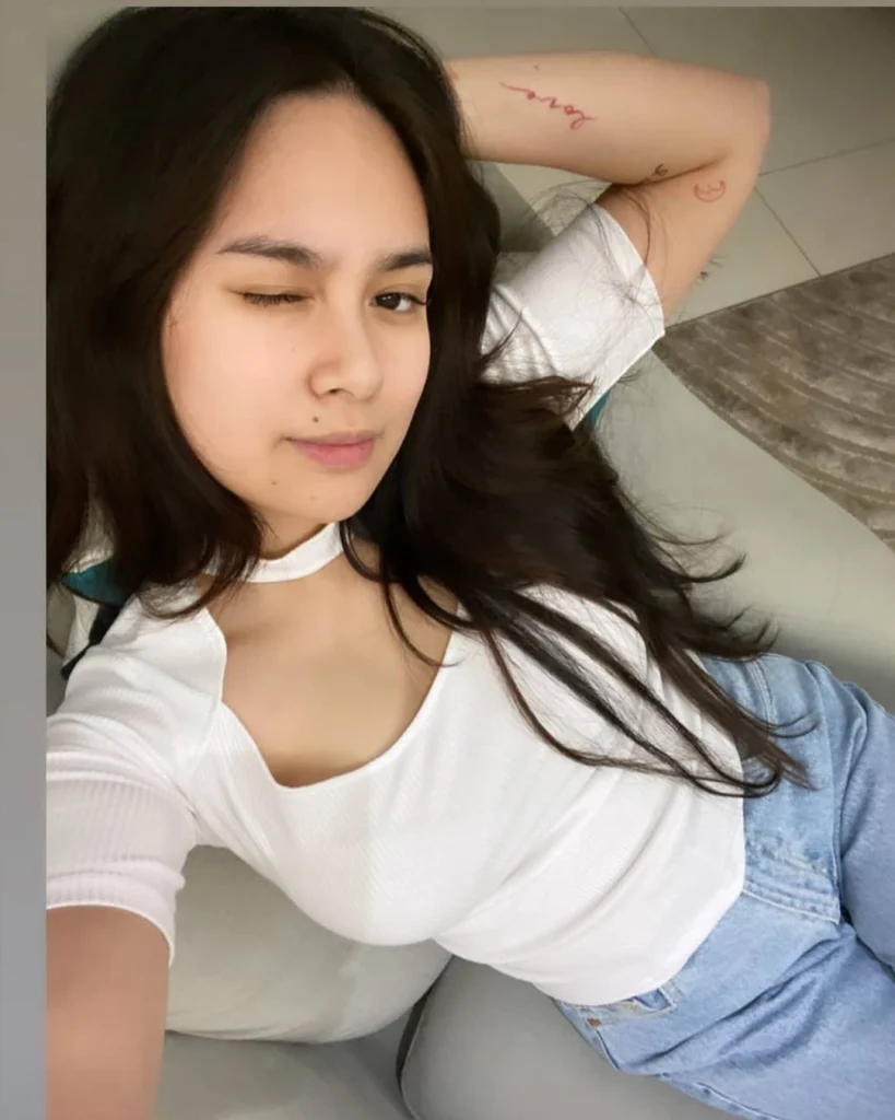  Beautiful Yen Santos Photos on HOT51 Platform 