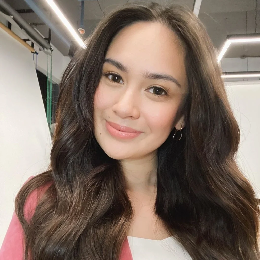  Beautiful Yen Santos Photos on HOT51 Platform 