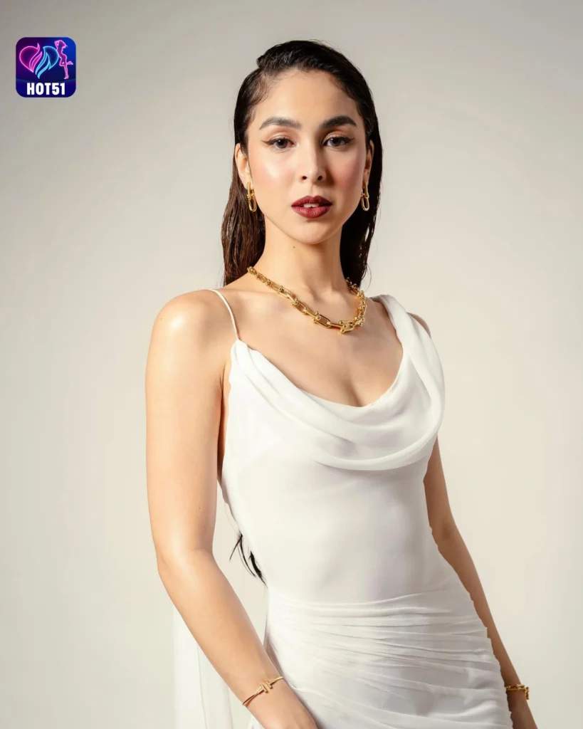 Gorgeous Julia Barretto Photos on HOT51 Platform 