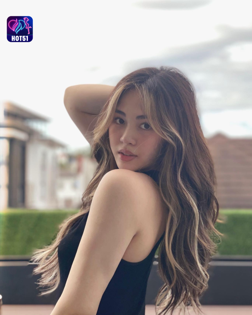 Janella Salvador's Stunning Photos on HOT51 Platform 