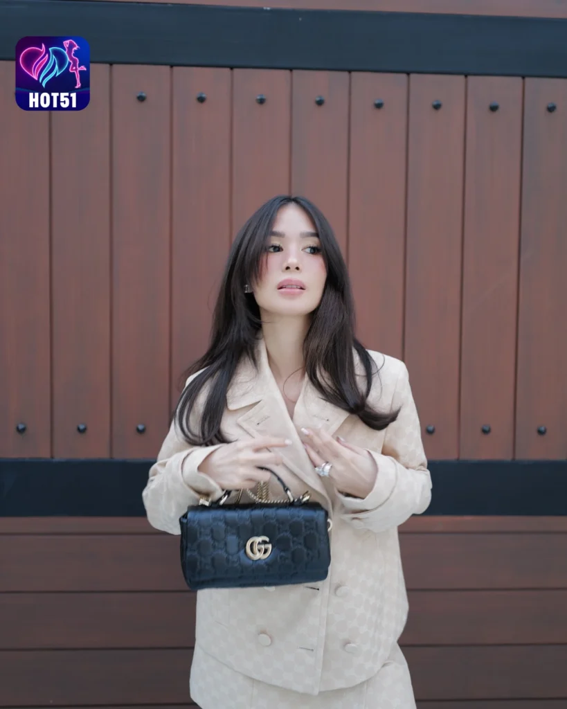 Magandang Mga Larawan ni Heart Evangelista sa HOT51 