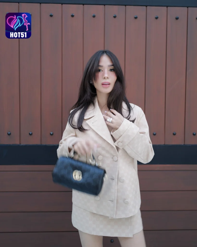  Magandang Mga Larawan ni Heart Evangelista sa HOT51 