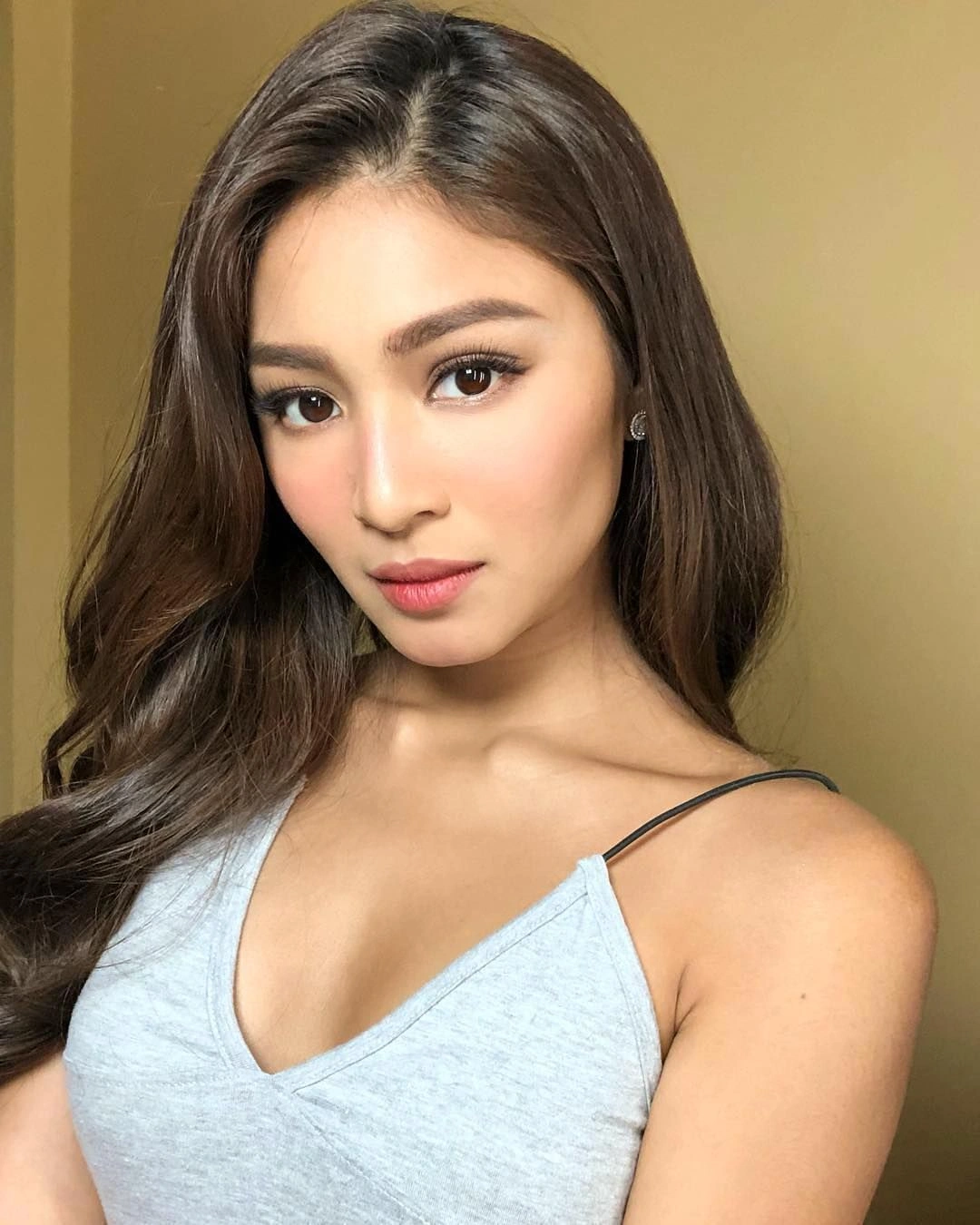 You are currently viewing Nadine Lustre Isang Beautiful Stunning Filipina Actress  Hot51