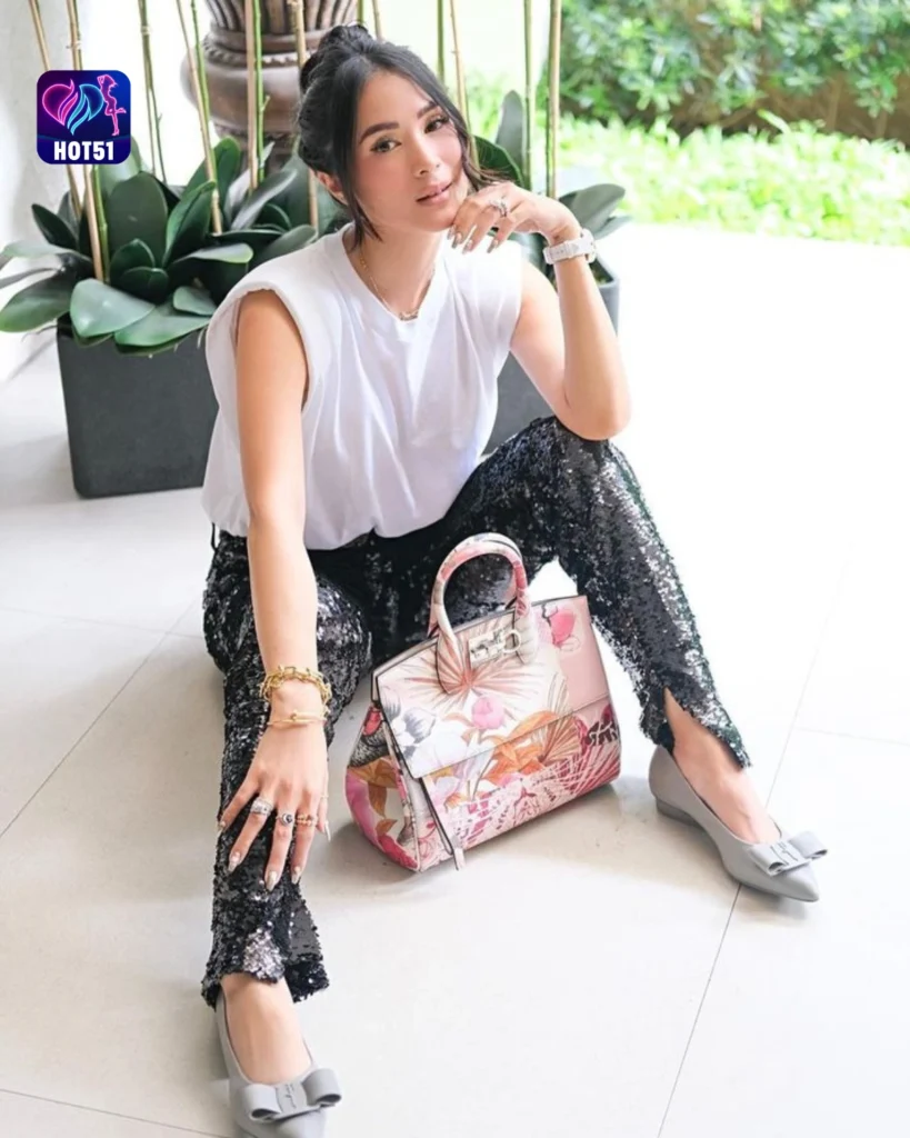  Beautiful Heart Evangelista Photos on HOT51 Platform 