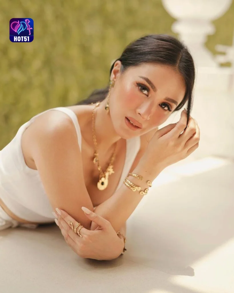  Beautiful Heart Evangelista Photos on HOT51 Platform