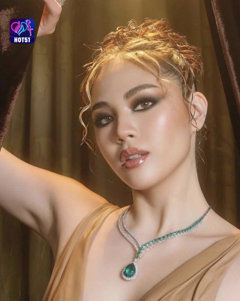 Beautiful Janella Salvador Photos on HOT51 Platform