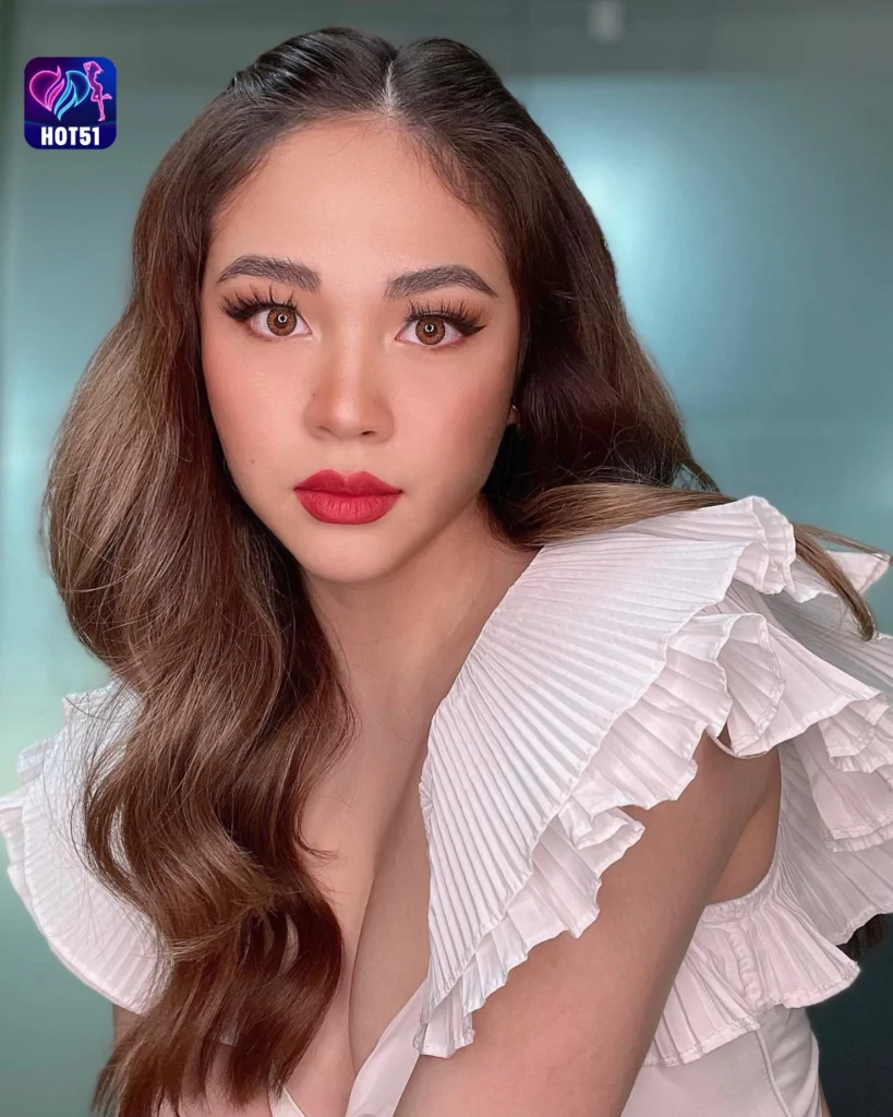 Beautiful Janella Salvador Photos on HOT51 Platform 