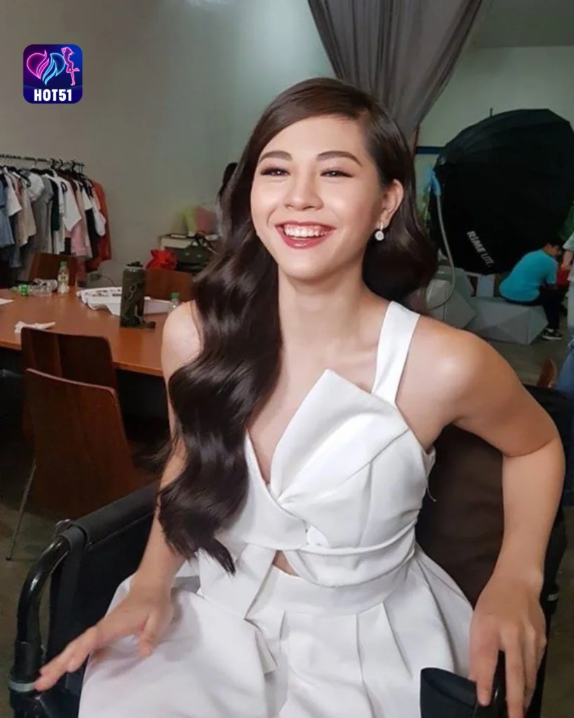 Beautiful Janella Salvador Photos on HOT51 Platform