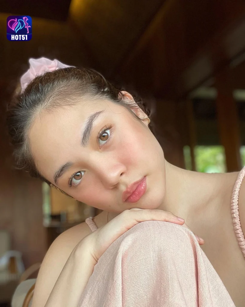 Beautiful Janella Salvador Photos on HOT51 Platform 