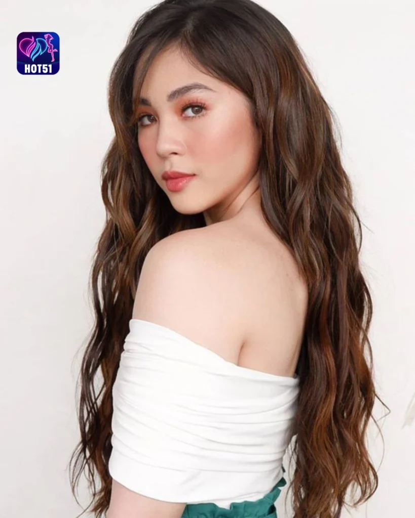 Beautiful Janella Salvador Photos on HOT51 Platform 