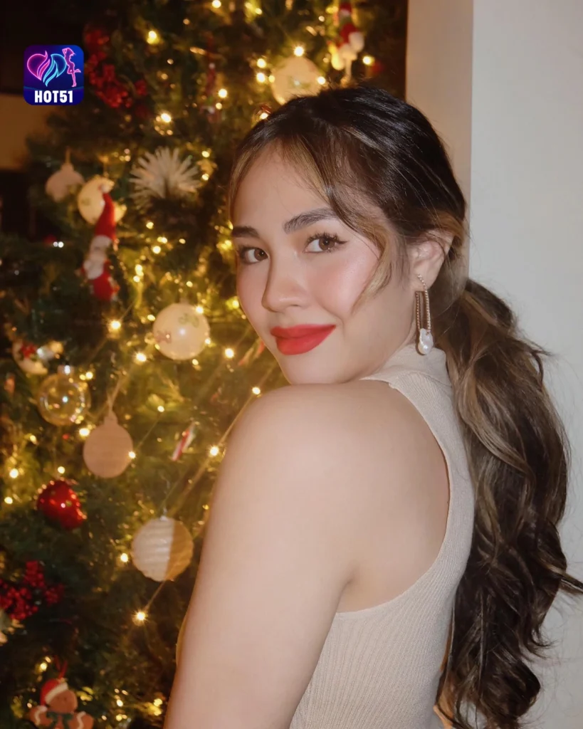  Beautiful Janella Salvador Photos on HOT51 Platform