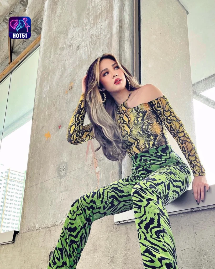 Beautiful Janella Salvador Photos on HOT51 Platform 