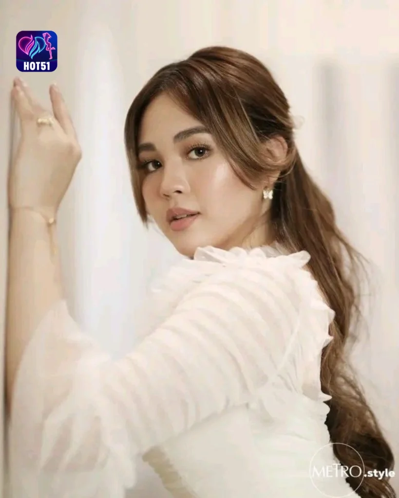 Beautiful Janella Salvador Photos on HOT51 Platform