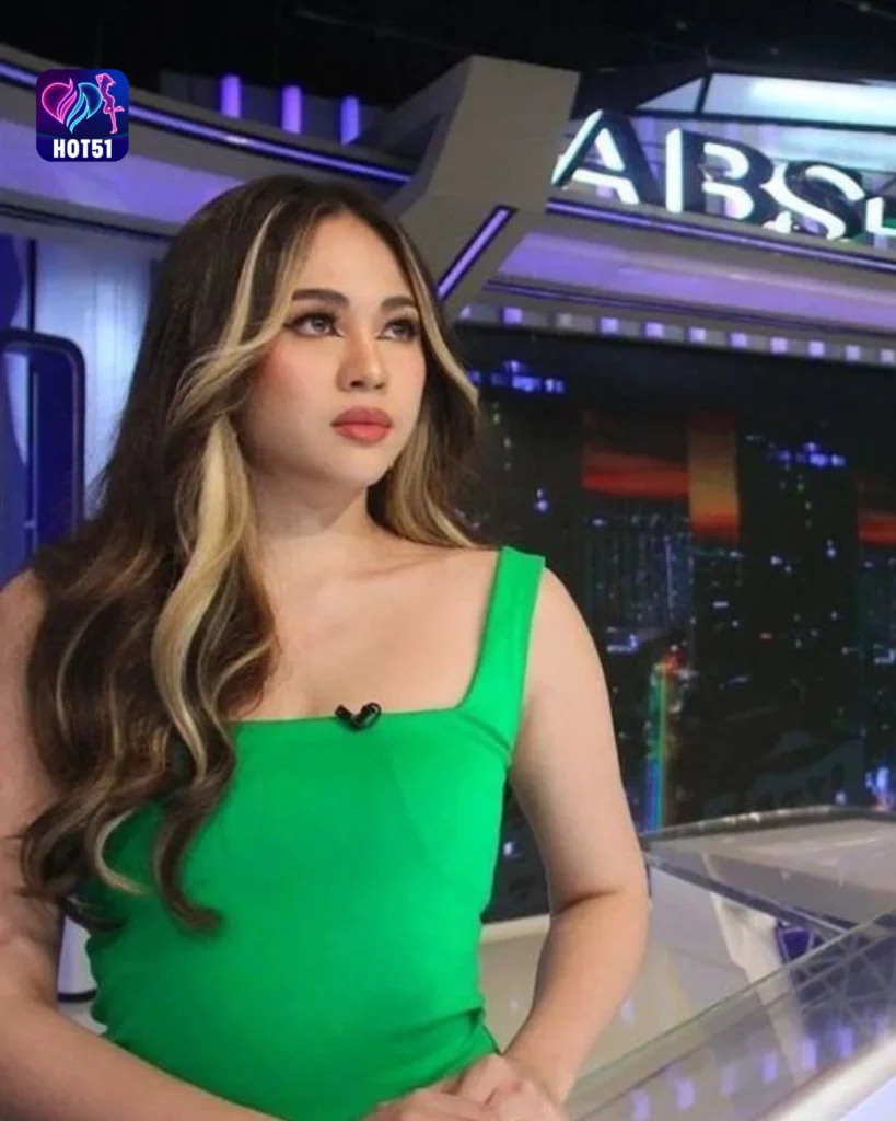  Beautiful Janella Salvador Photos on HOT51 Platform 