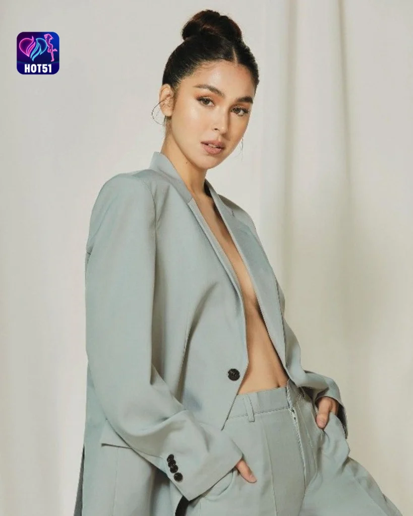 Beautiful Julia Barretto Photos on HOT51 Platform 