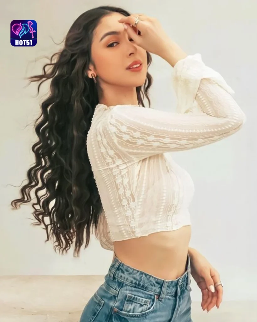 Beautiful Julia Barretto Photos on HOT51 Platform