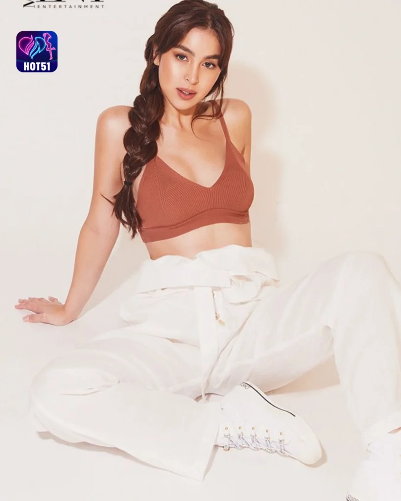 Beautiful Julia Barretto Photos on HOT51 Platform