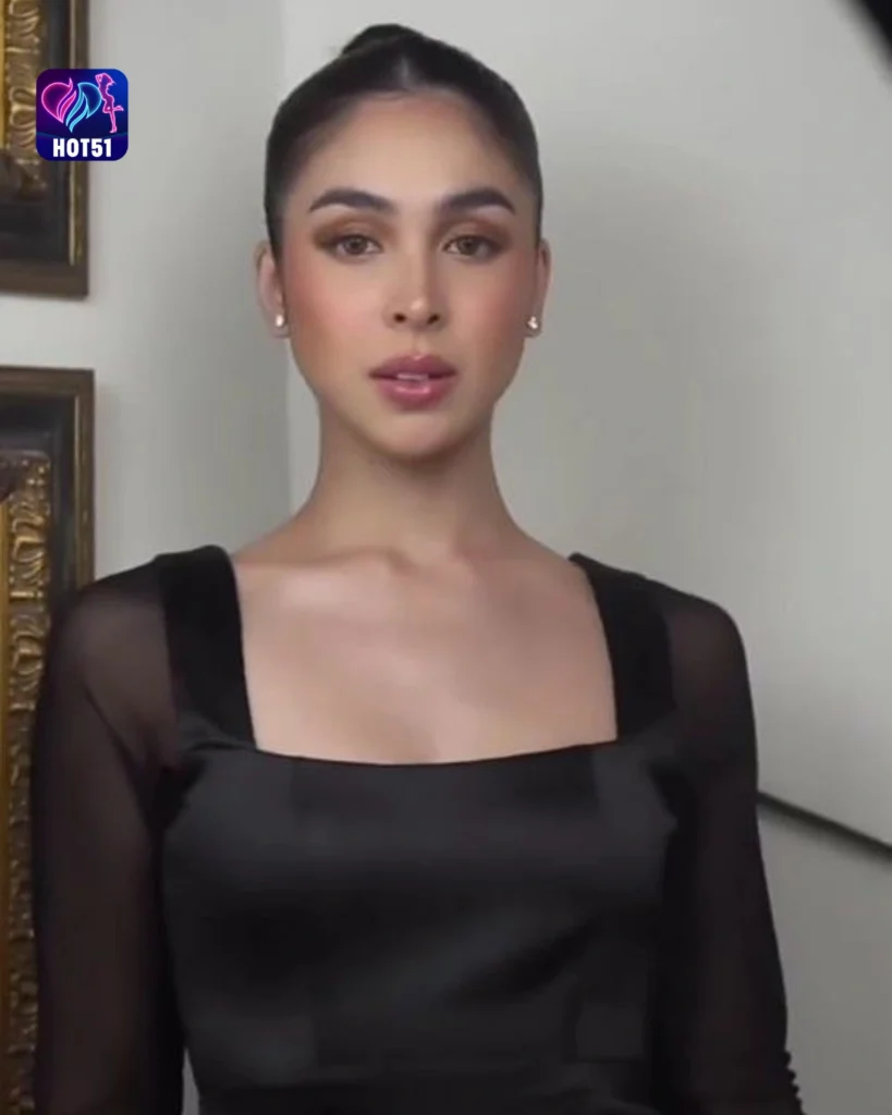Beautiful Julia Barretto Photos on HOT51 Platform 