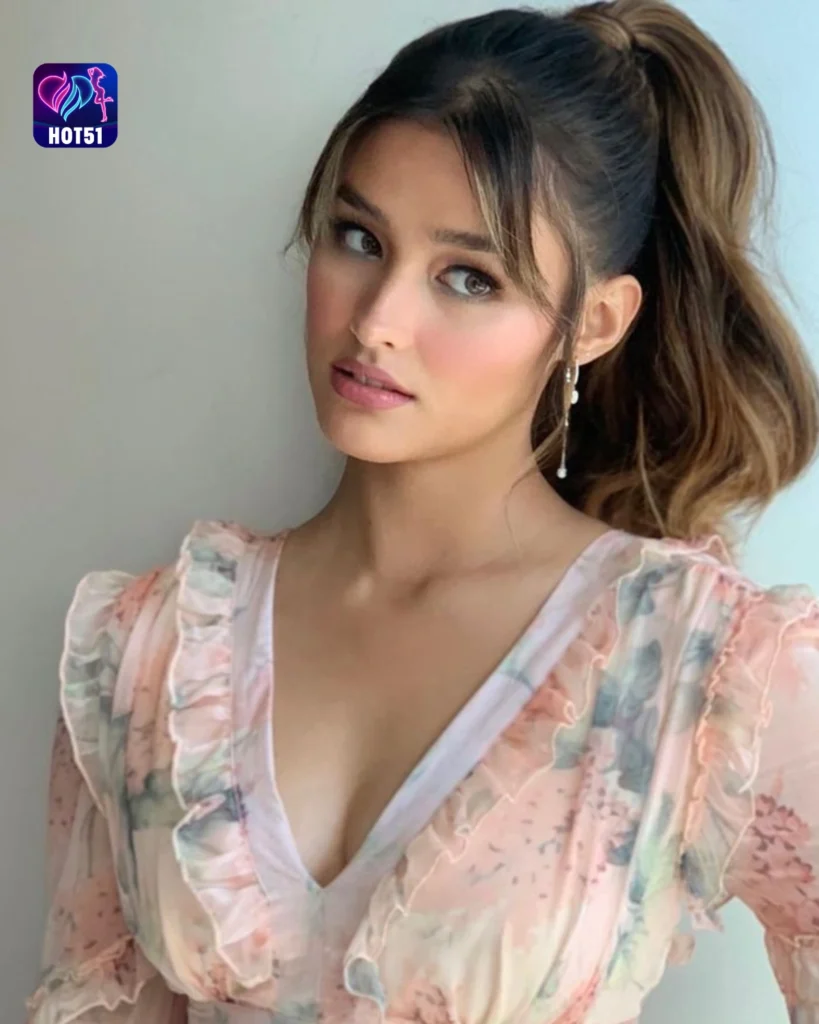 Beautiful Liza Soberano Photos on HOT51 Platform