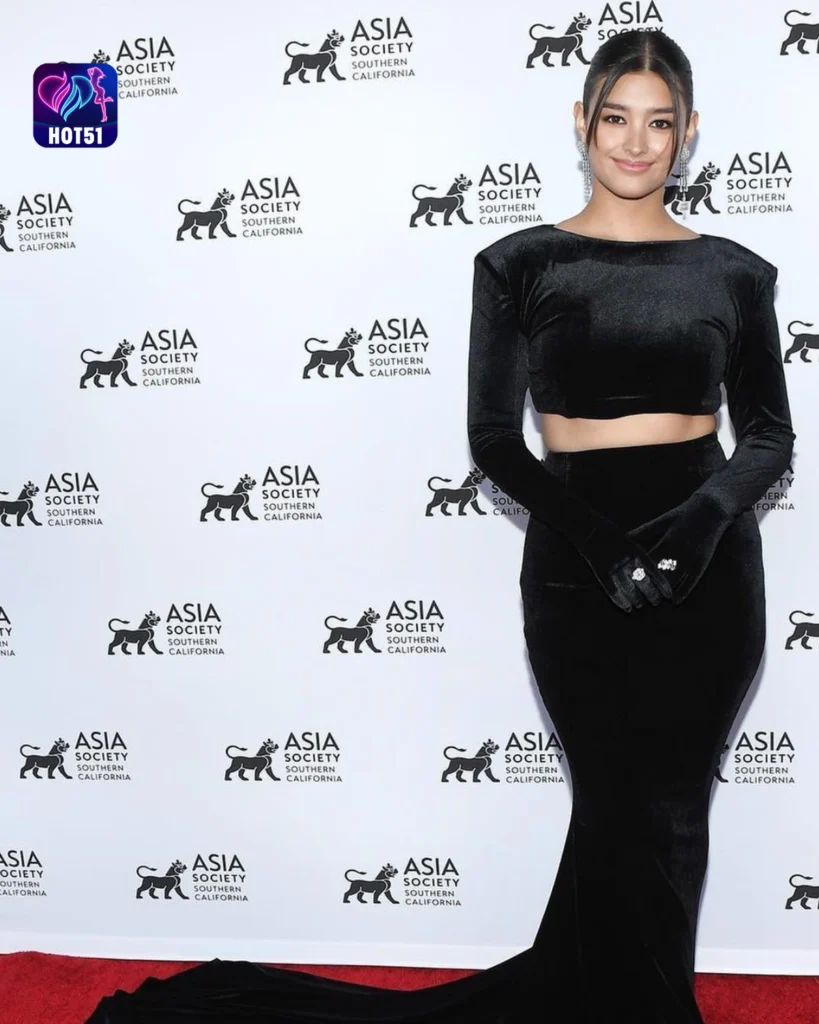 Beautiful Liza Soberano Photos on HOT51 Platform 