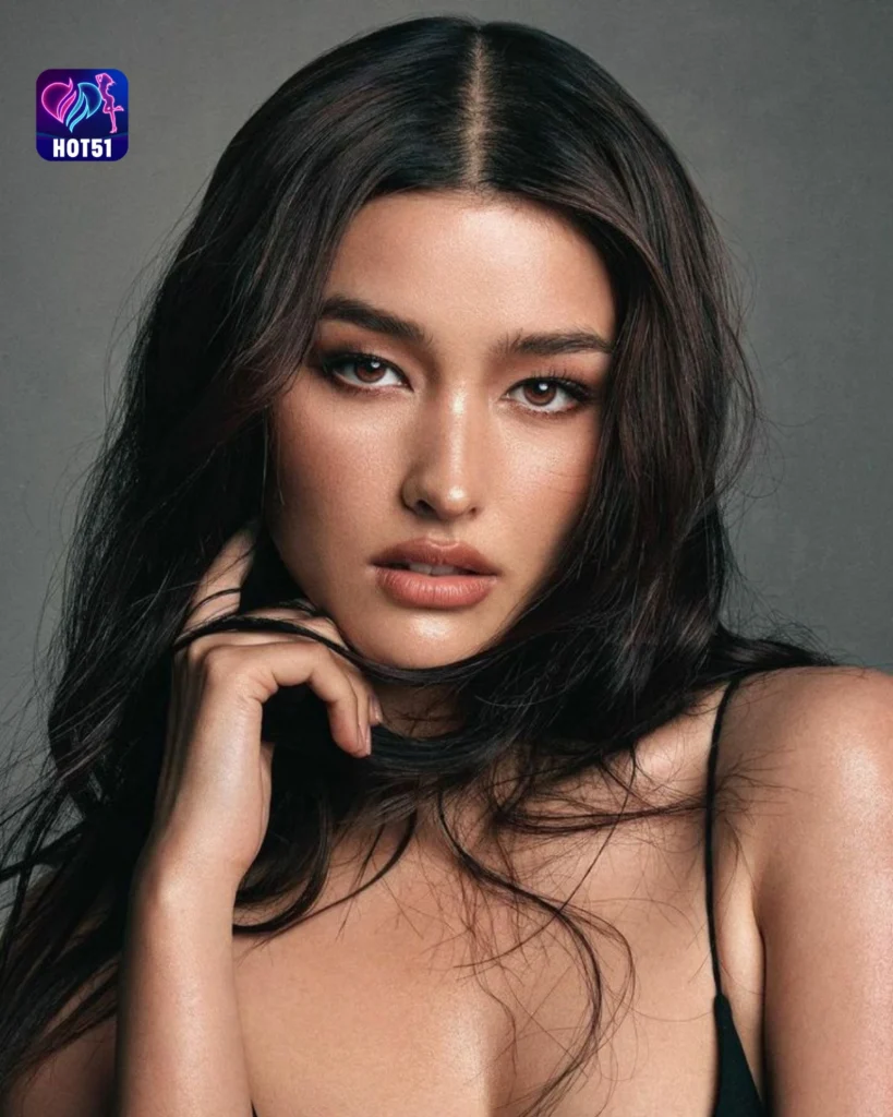 Beautiful Liza Soberano Photos on HOT51 Platform 