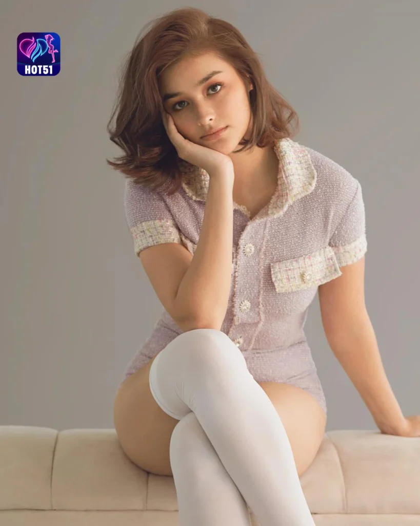 Beautiful Liza Soberano Photos on HOT51 Platform 