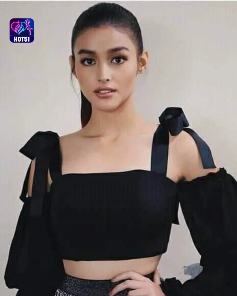 Beautiful Liza Soberano Photos on HOT51 Platform 