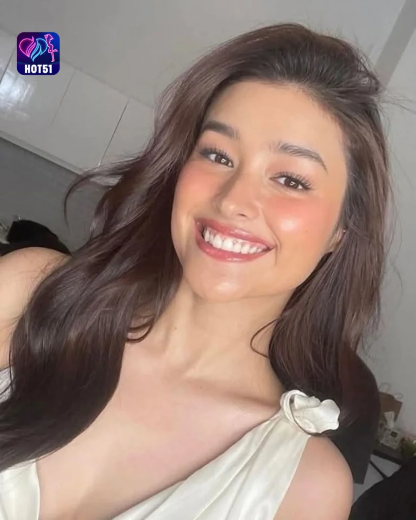 Beautiful Liza Soberano Photos on HOT51 Platform