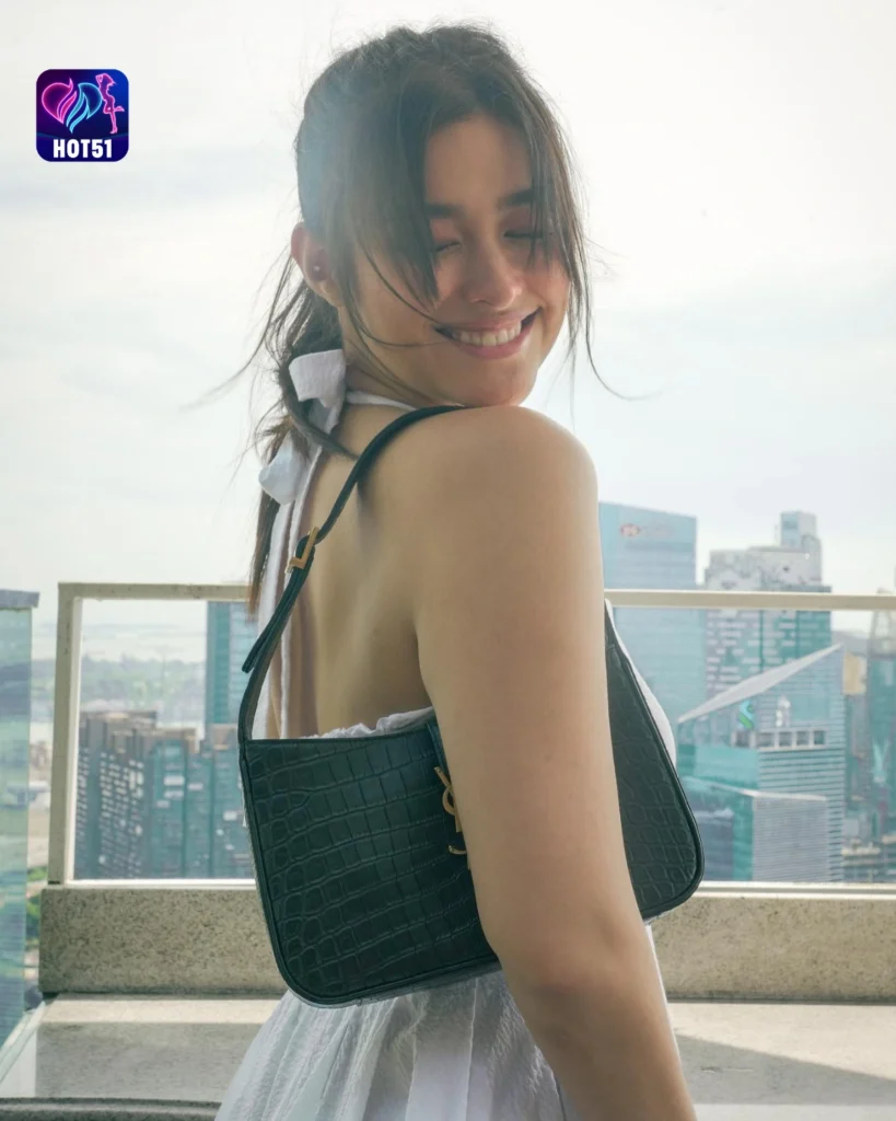 Beautiful Liza Soberano Photos on HOT51 Platform 