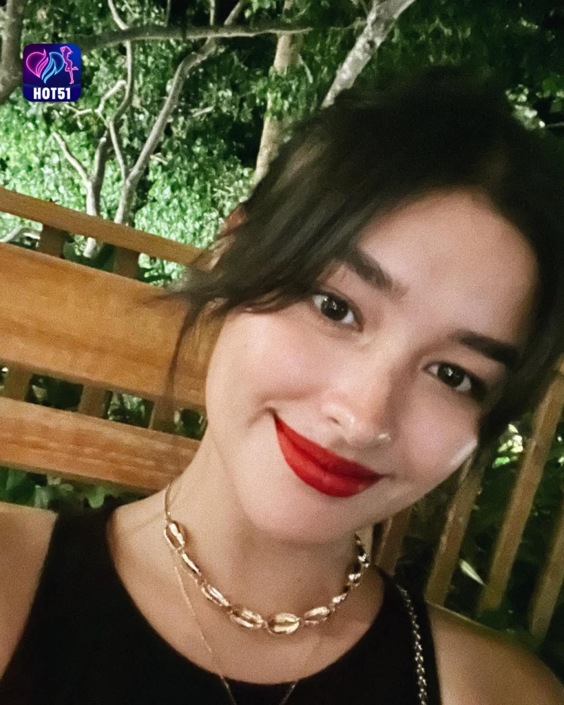 Beautiful Liza Soberano Photos on HOT51 Platform 