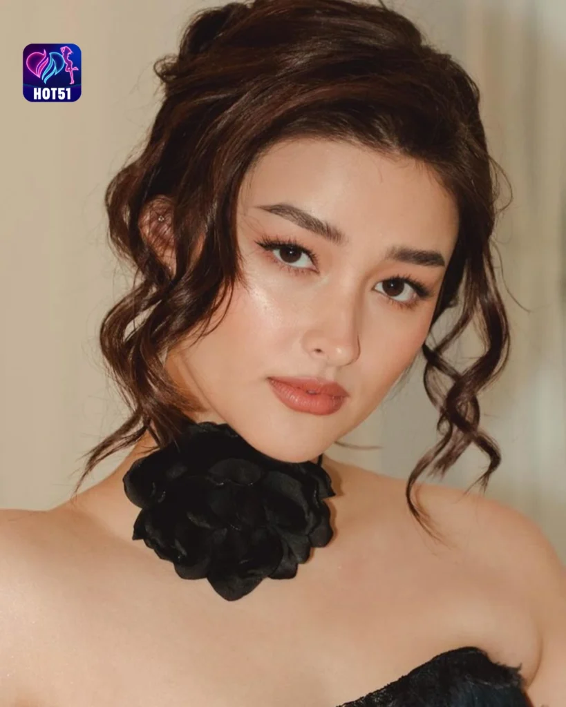 Beautiful Liza Soberano Photos on HOT51 Platform 