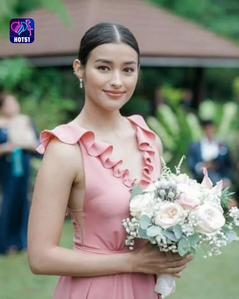 Beautiful Liza Soberano Photos on HOT51 Platform 