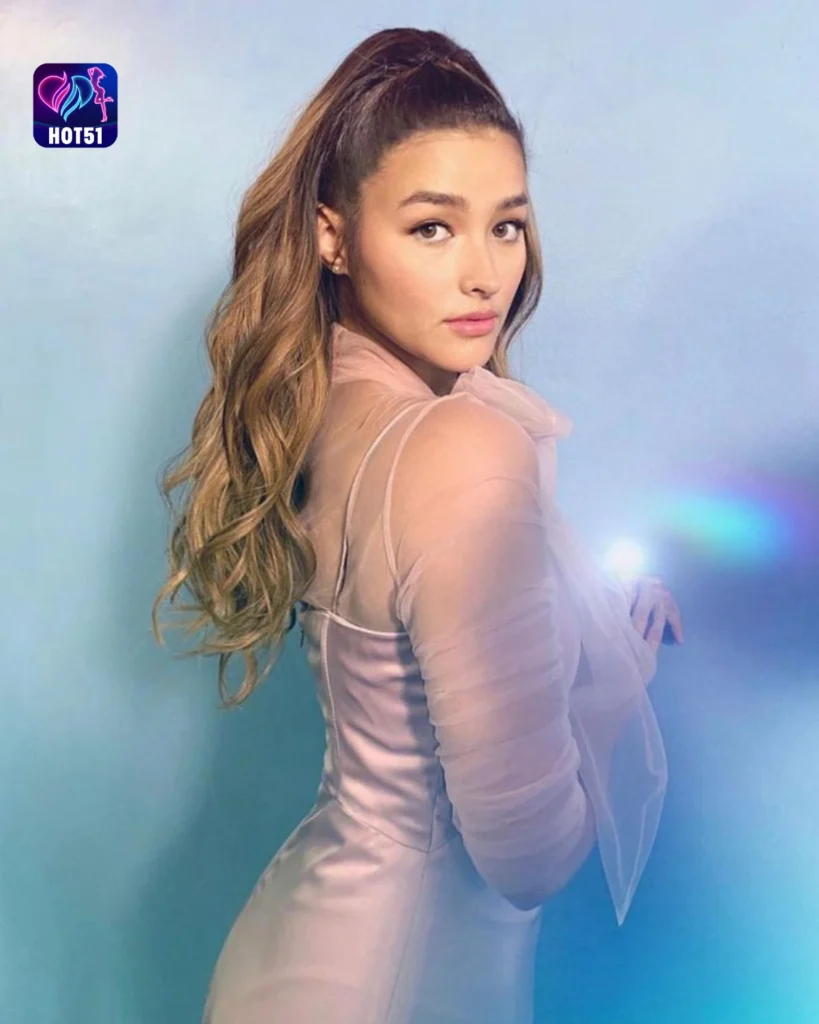 Beautiful Liza Soberano Photos on HOT51 Platform