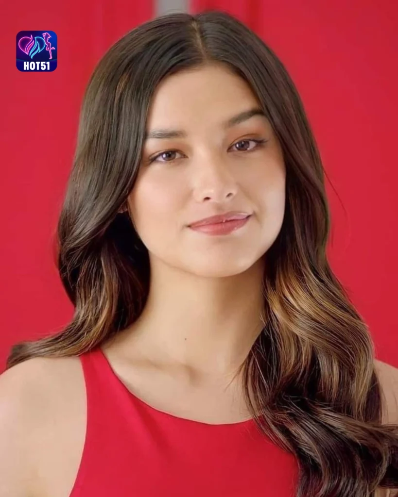 Beautiful Liza Soberano Photos on HOT51 Platform