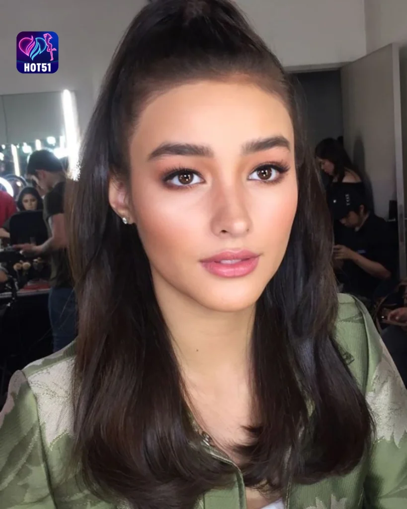 Beautiful Liza Soberano Photos on HOT51 Platform