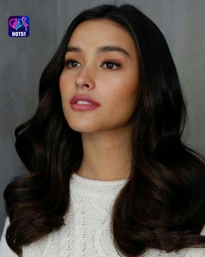 Beautiful Liza Soberano Photos on HOT51 Platform