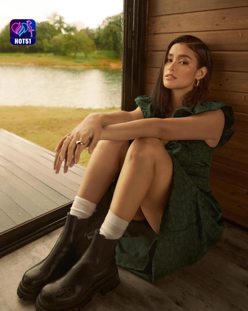 Beautiful Liza Soberano Photos on HOT51 Platform 