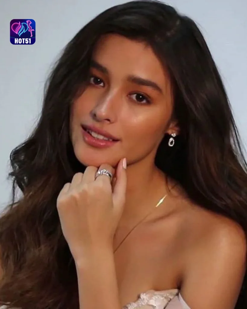  Gandang Liza Soberano sa HOT51 Platform Mga Larawan