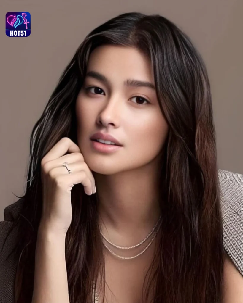 Gorgeous Liza Soberano Photos on HOT51 Platform 