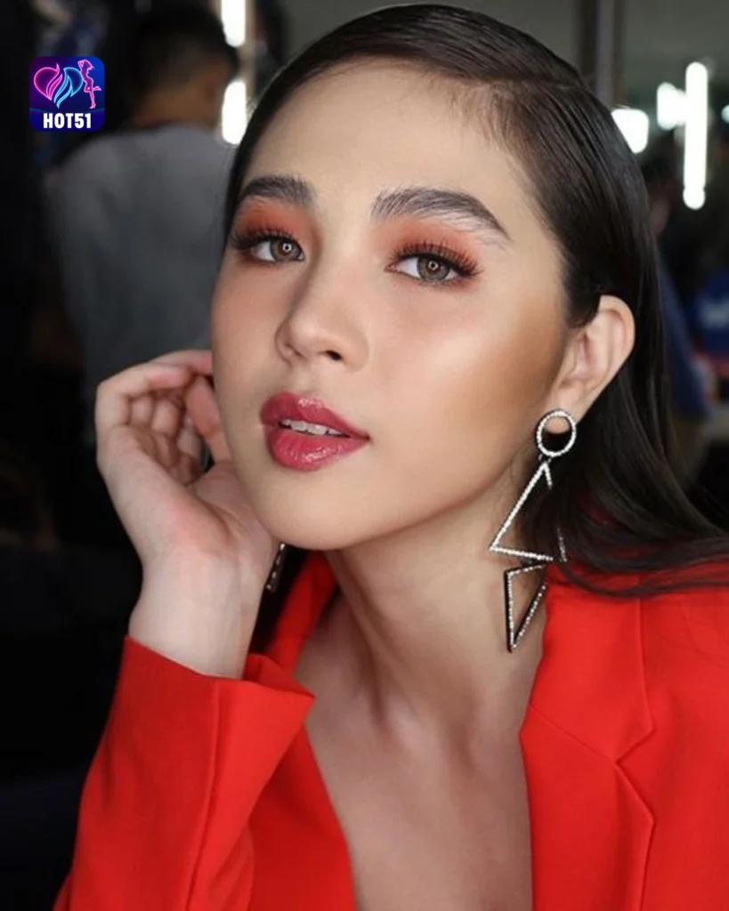 Janella Salvador's Stunning Photos on HOT51 Platform 