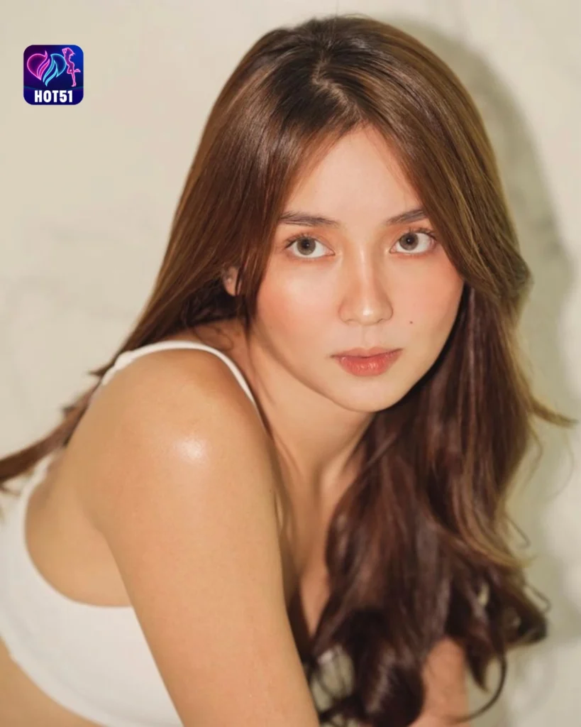 Kathryn Bernardo Stunning Photos on HOT51 Platform