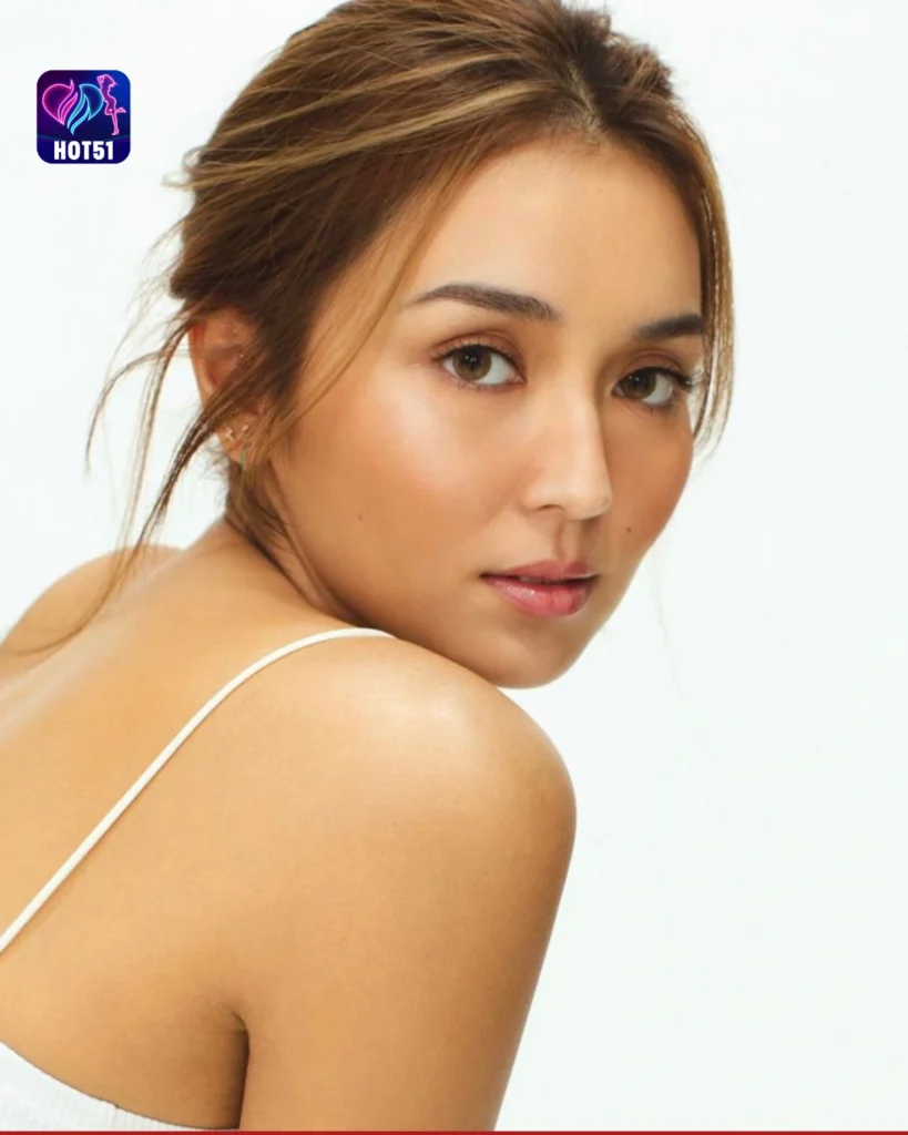 Kathryn Bernardo Stunning Photos on HOT51 Platform