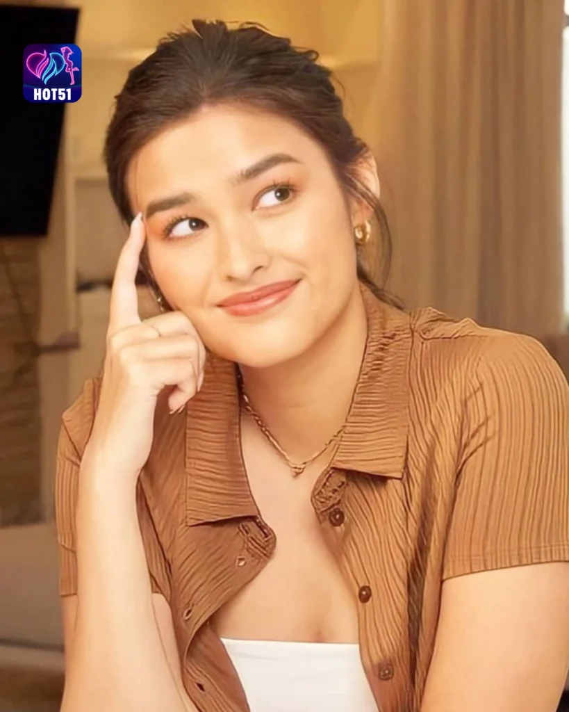  Liza Soberano’s Stunning Photos on HOT51 Platform