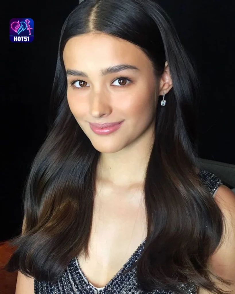  Magagandang Larawan ni Liza Soberano sa HOT51 Platform 