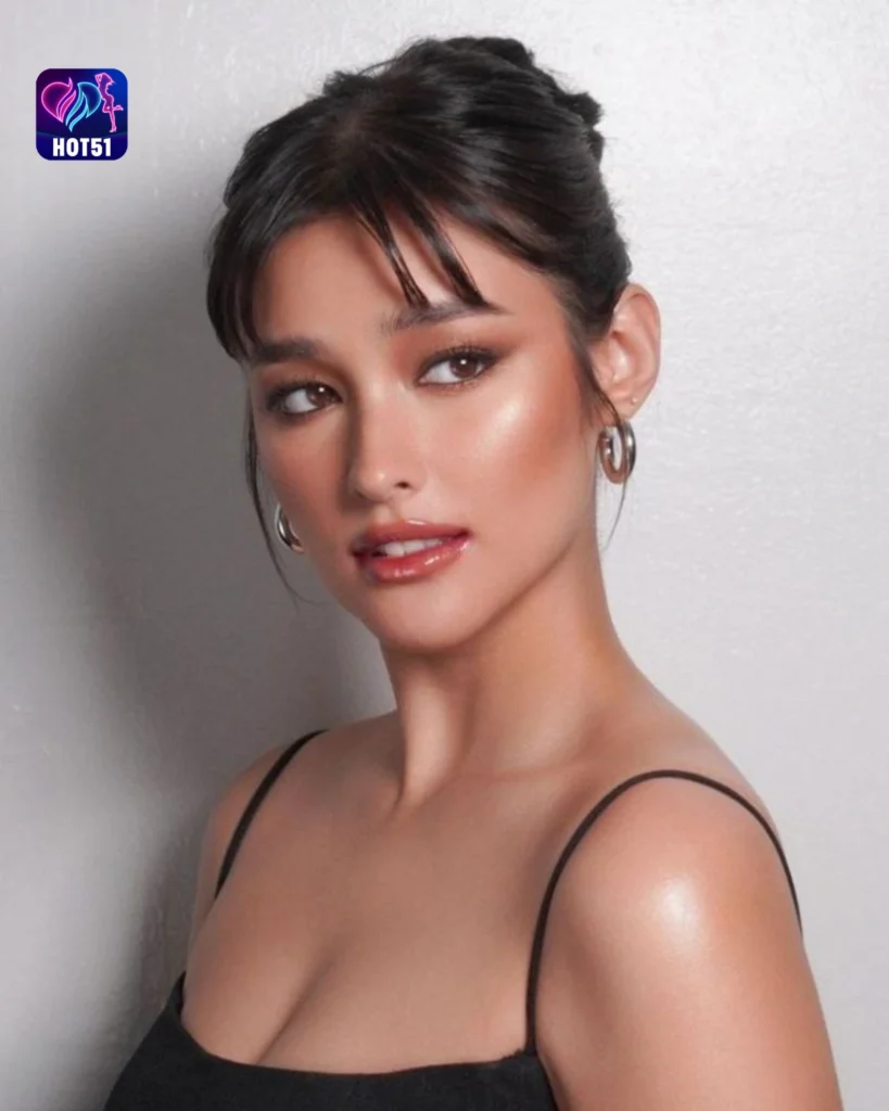 Magagandang Larawan ni Liza Soberano sa HOT51 Platform